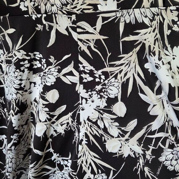 EUC INC INTERNATIONAL CONCEPTS WHITE BLACK FLORAL SURPLICE SLINKY MIDI DRESS M - Picture 5 of 15
